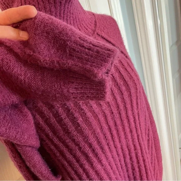 FREE PEOPLE Oversized Big City Turtleneck Sweater Fuchsia Pink Womens M-XL Prep - Picture 4 of 14